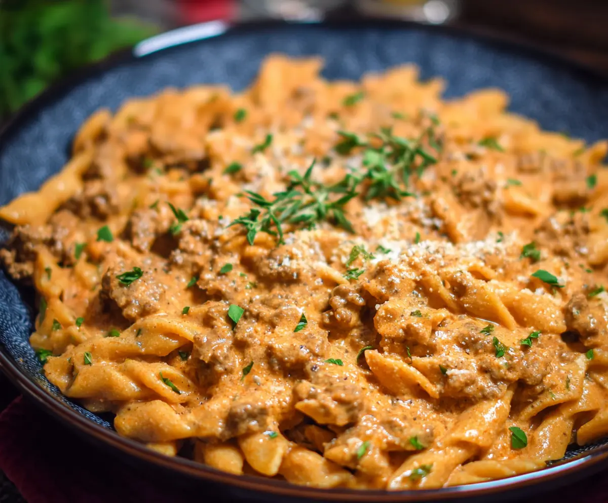 Creamy beef pasta dish with high protein content, served in a bowl, perfect for a nutritious and delicious meal.